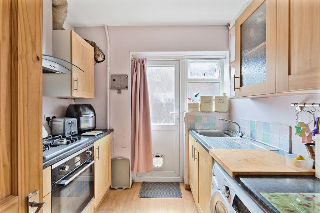 Property photo 3 of 9