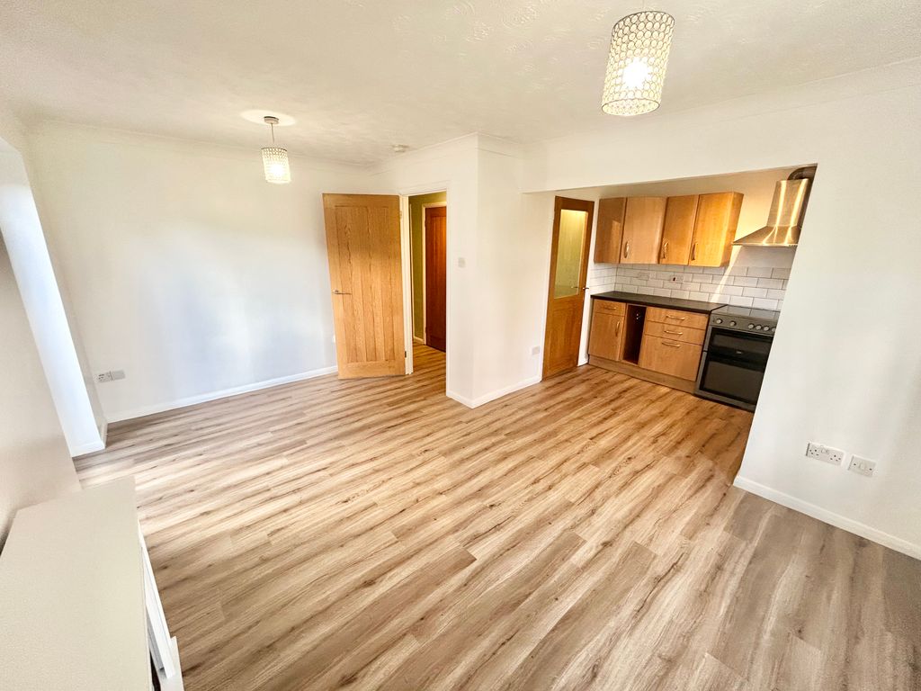 Property photo 2 of 9 Image