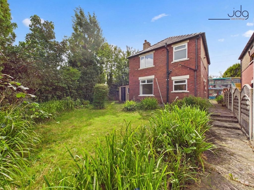 Property photo 2 of 16 Large Corner Plot Garden!