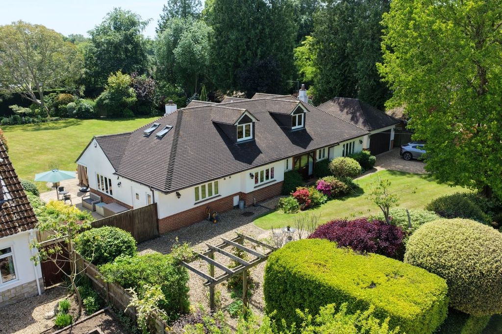 Property photo 2 of 33