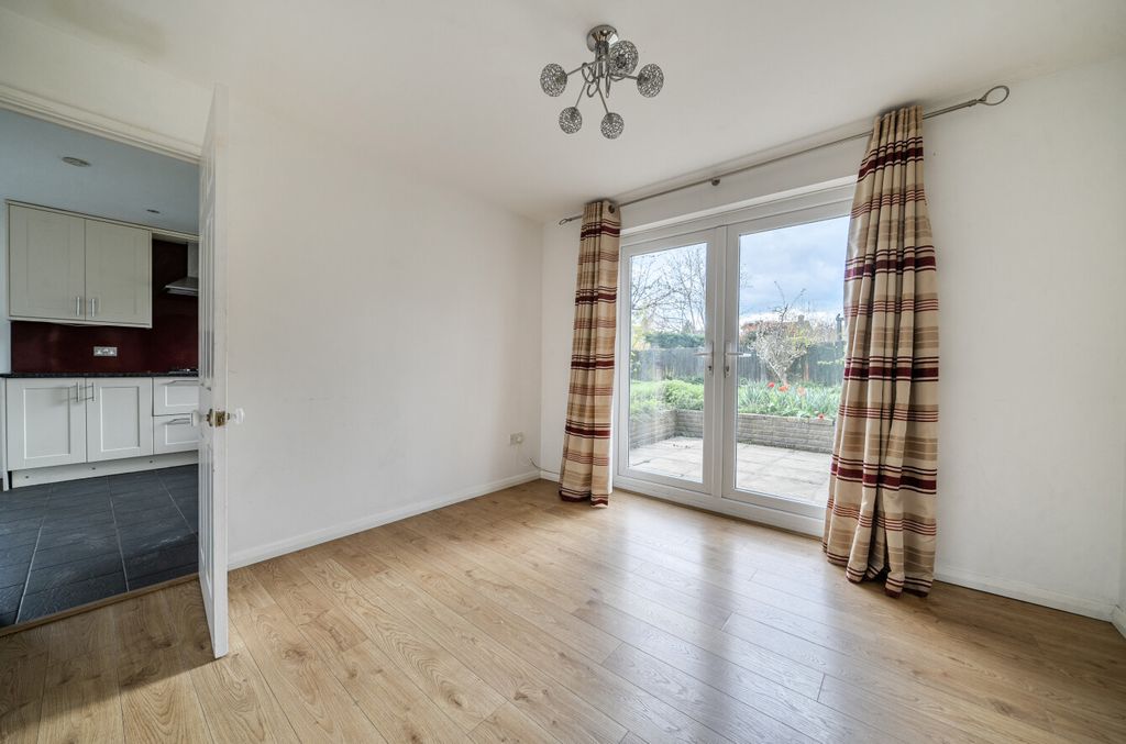 Property photo 3 of 19 1419665-11-69Cbed...