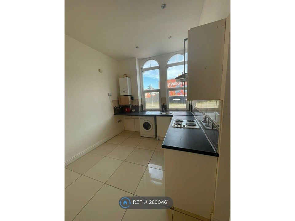 Property photo 3 of 9 Living & Kitchen Area