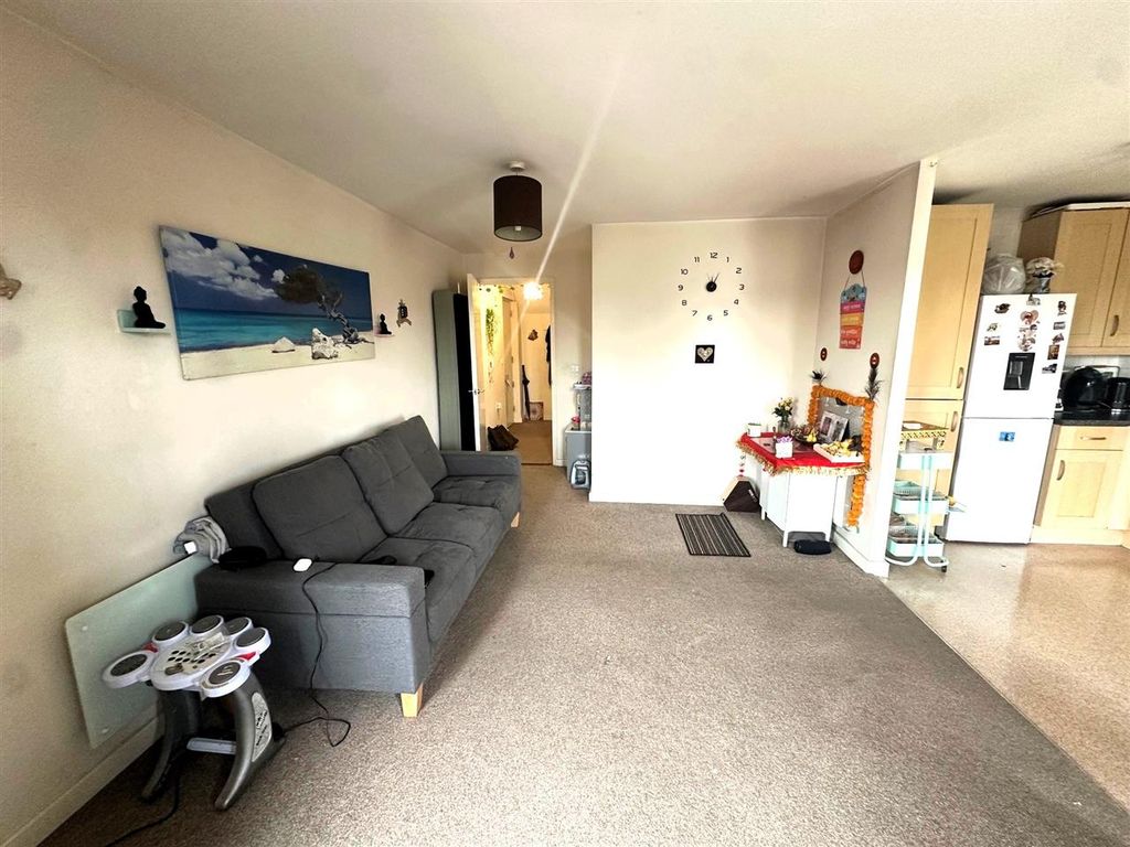 Property photo 3 of 9