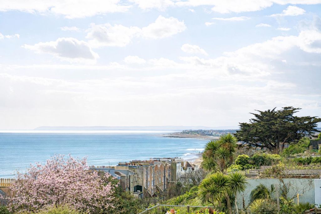 Property photo 3 of 12 83768Ada-A8Ef-4c0c-8996-7F21c1F9Ace5.Png