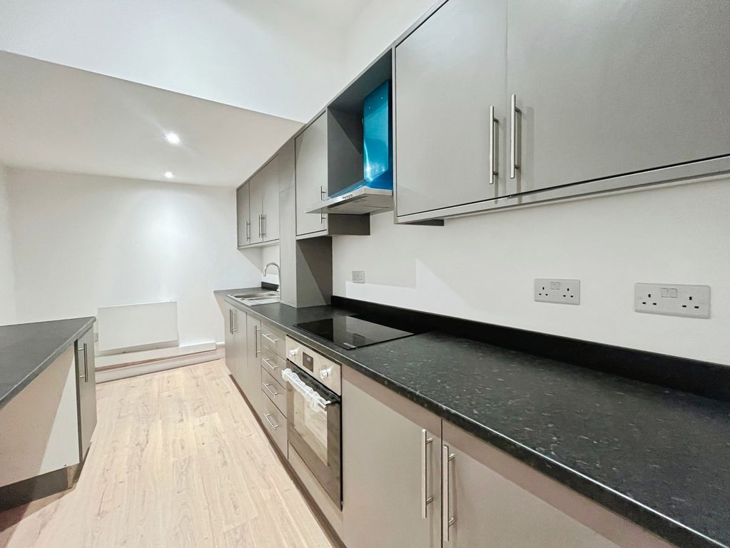 Property photo 3 of 11 Pbox-Img.Jpg