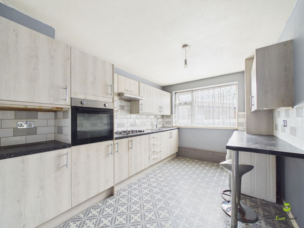 Property photo 3 of 7 Presented By Kevin At Ewemove Bexleyheath And Dart