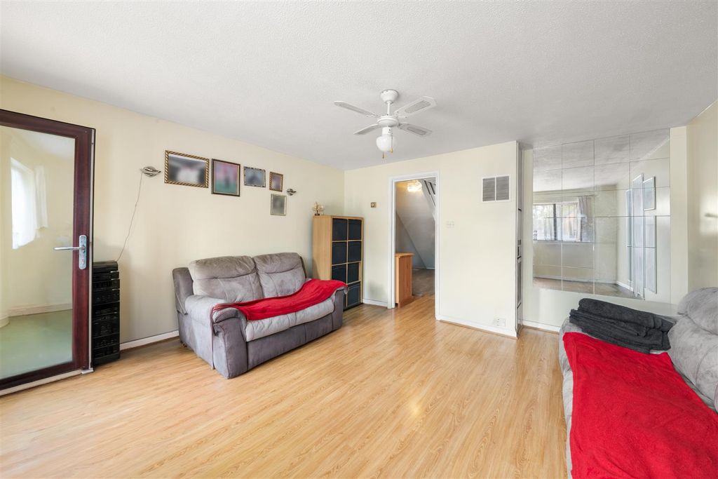 Property photo 2 of 13 2