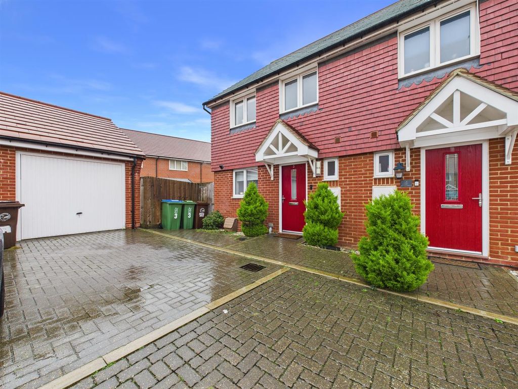 Property photo 1 of 12 Cam02435G0-Pr0122-Still017.Jpg