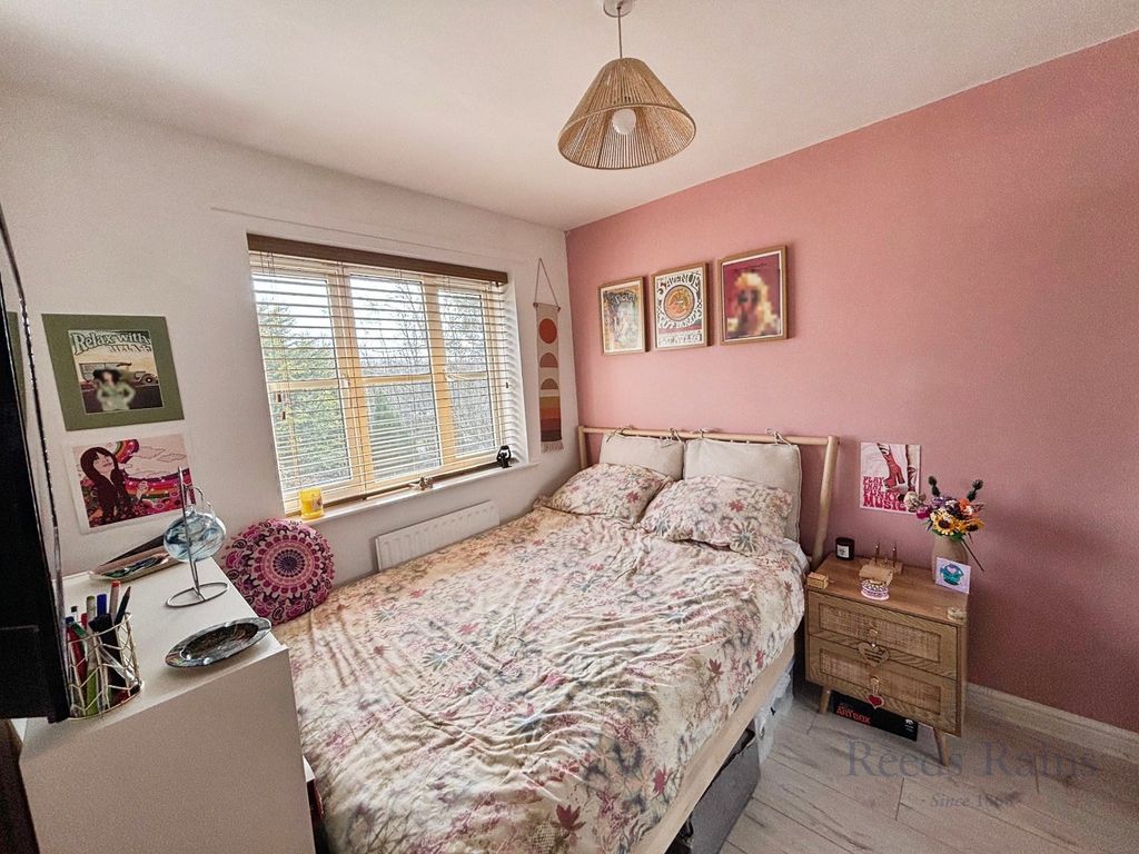 Property photo 2 of 13 Picture No. 12