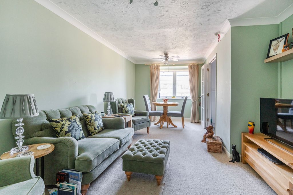 Property photo 3 of 14