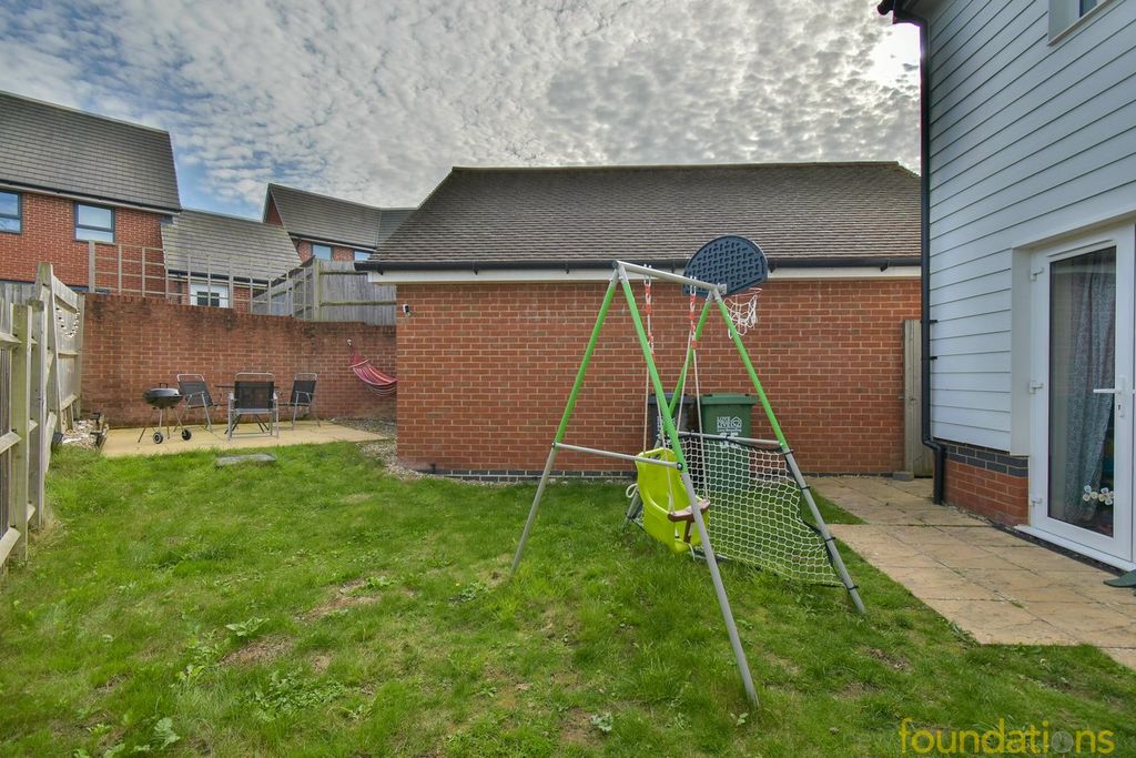 Property photo 2 of 17