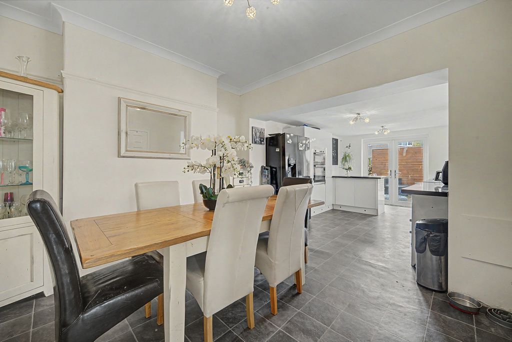 Property photo 2 of 43