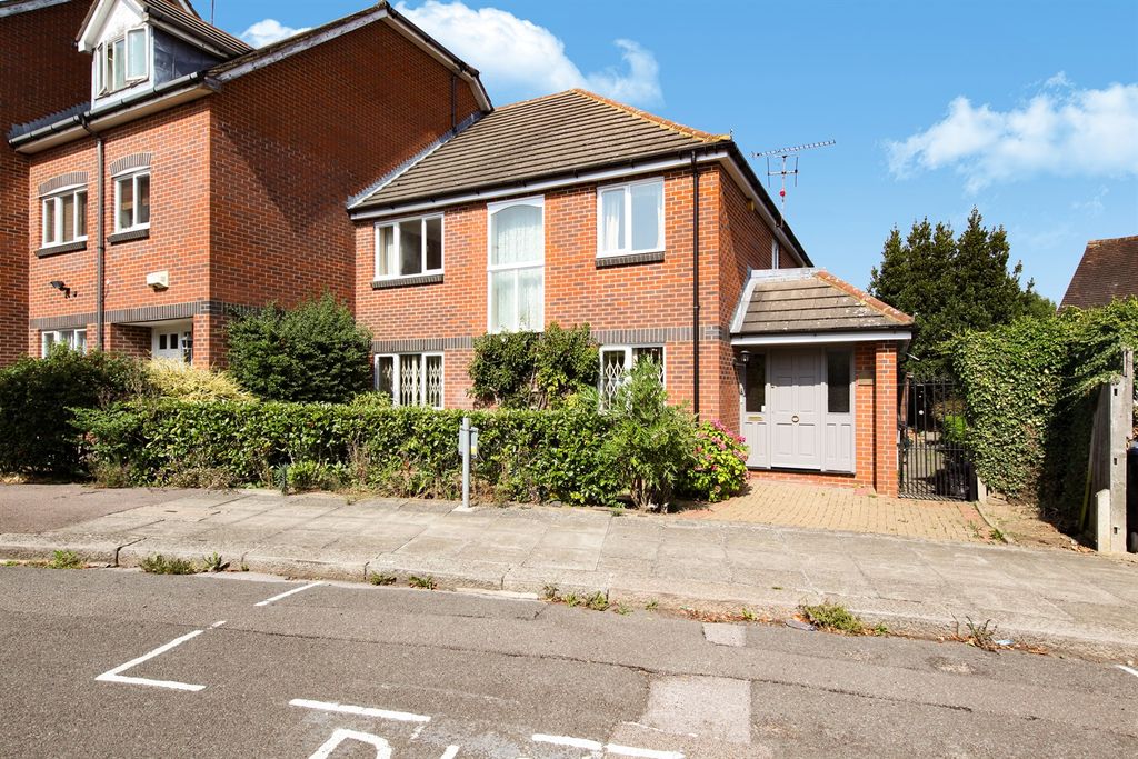 Property photo 1 of 7 (Main)