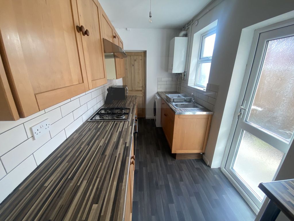 Property photo 2 of 12 Photo 4