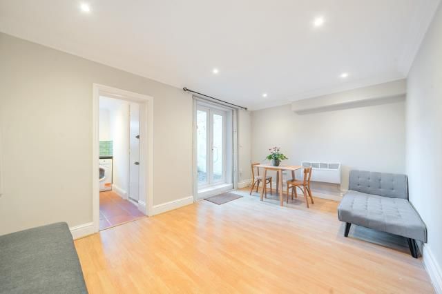 Property photo 1 of 10 Reception/Dining Roo
