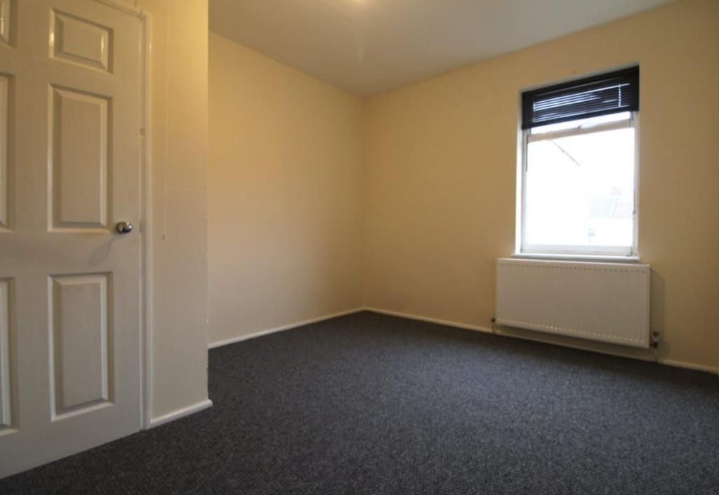 Property photo 3 of 8 Bedroom