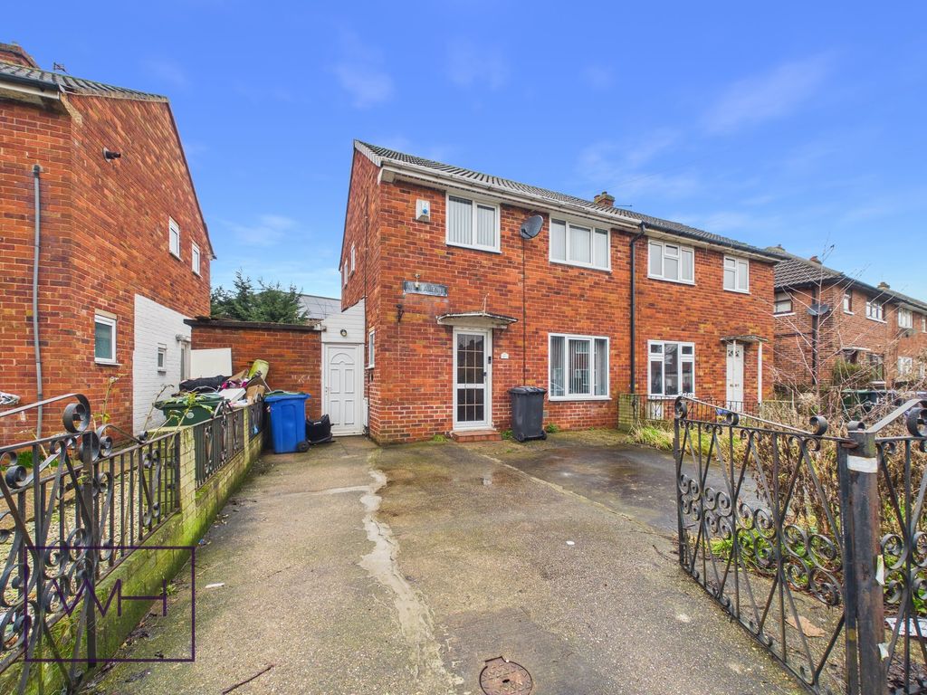 Property photo 1 of 12 Cam04980G0-Pr0116-Still011