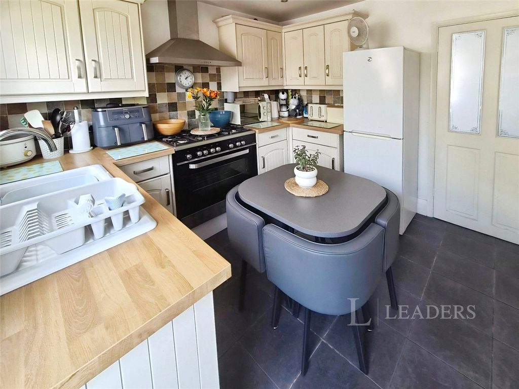 Property photo 3 of 10 Picture No. 09