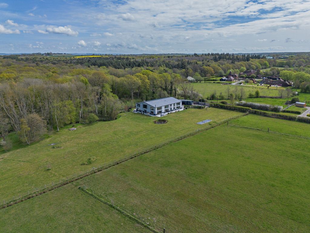 Property photo 1 of 31 Riverside Manor