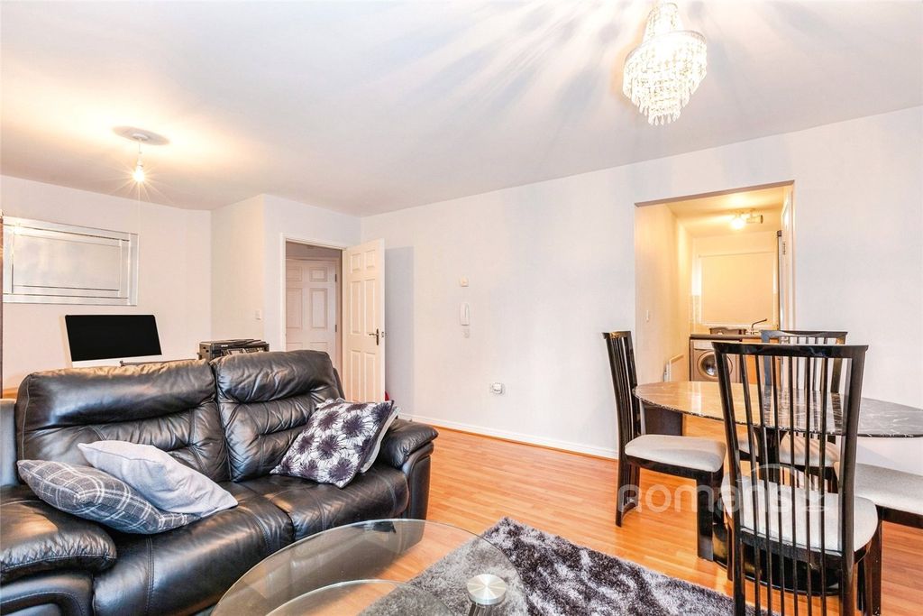 Property photo 3 of 8 Picture No. 13