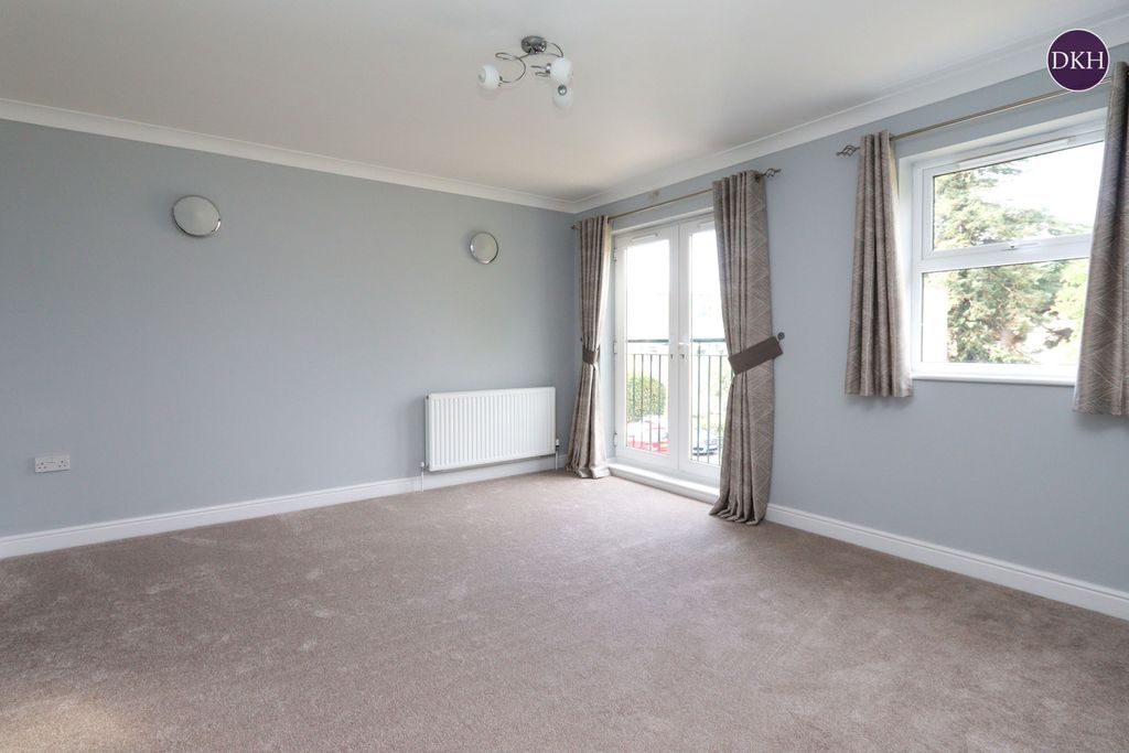 Property photo 2 of 8 Photo 04