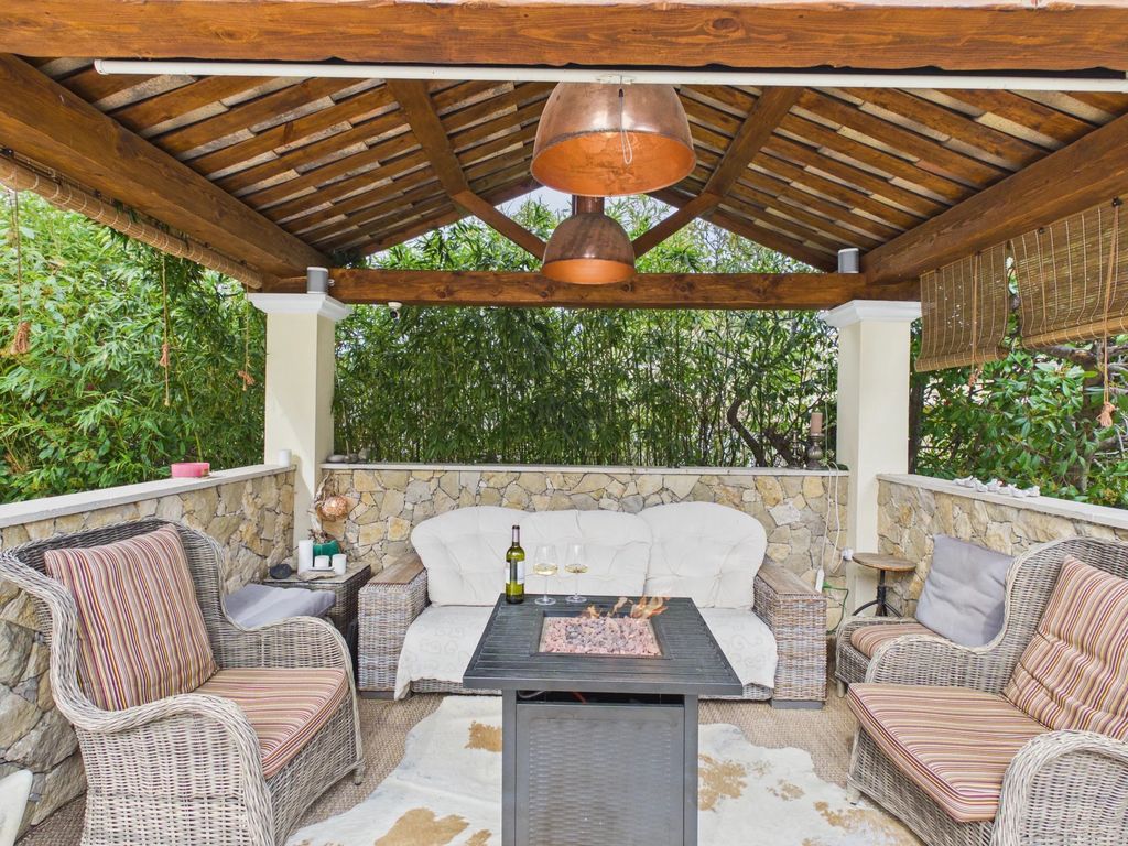 Property photo 3 of 30