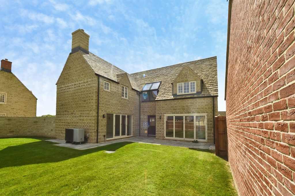 Property photo 3 of 19