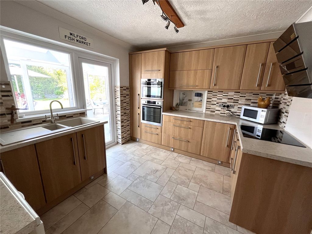 Additional image 18 of 4 bed detached house for saleGlenview Avenue, Pembroke Dock, Pembrokeshire SA72