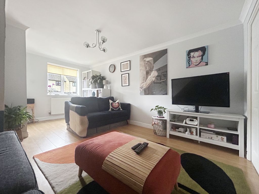 Property photo 3 of 12 Img1807d