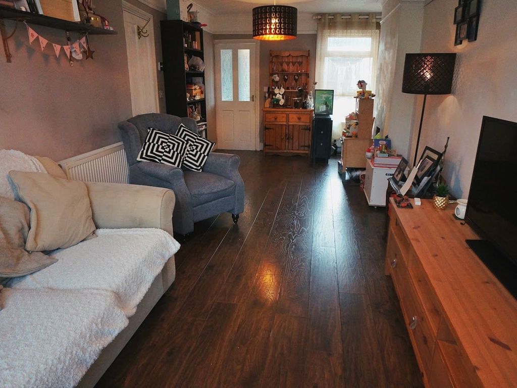 Property photo 3 of 11