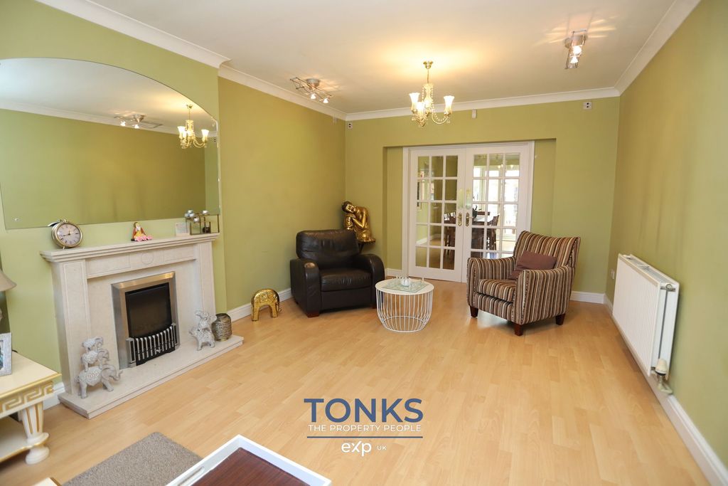 Property photo 3 of 32