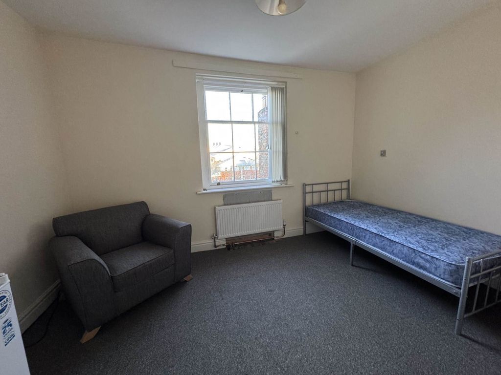 Property photo 2 of 34