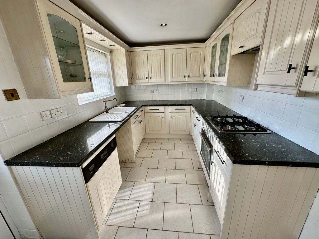 Property photo 3 of 21 Img_5681