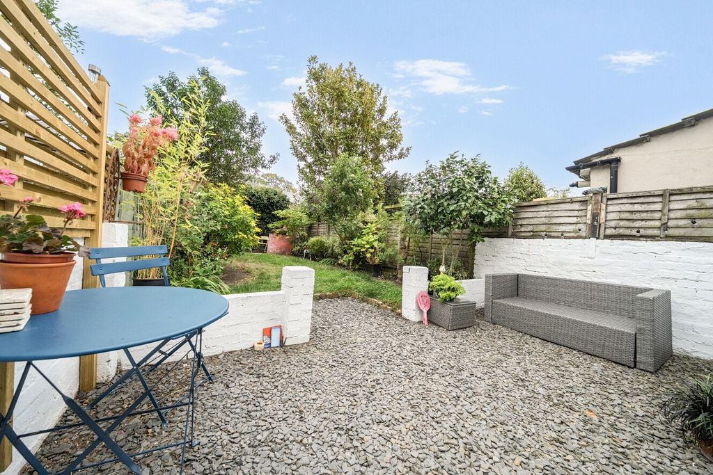 Property photo 2 of 28 Picture No. 04