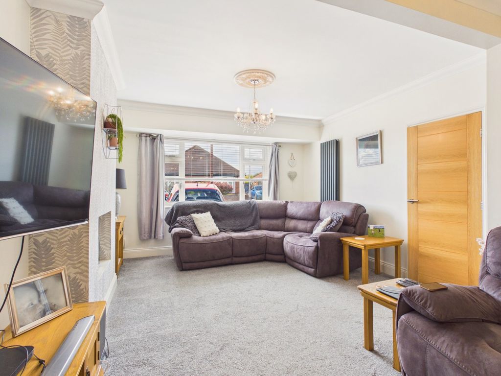 Property photo 3 of 18 5139585