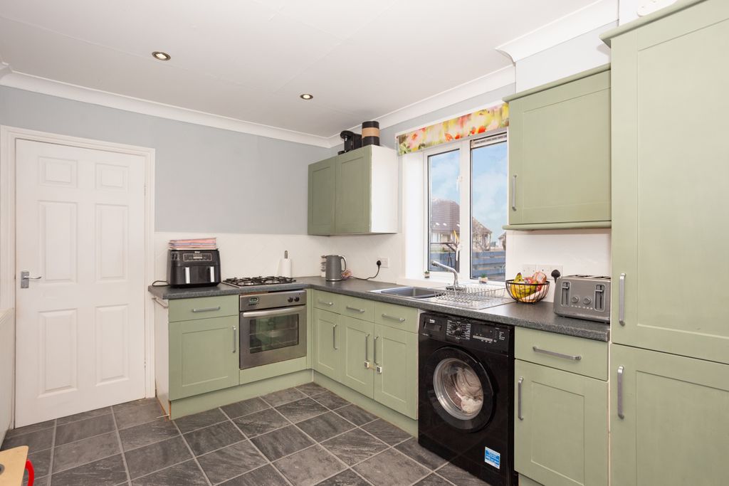 Property photo 3 of 29 Kitchen