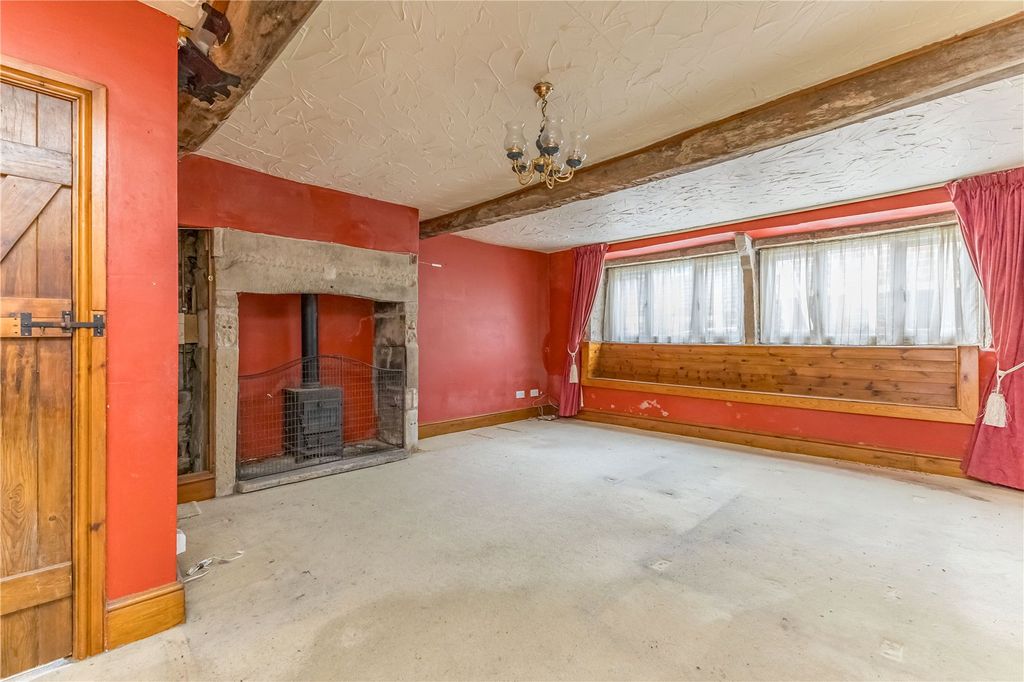 Property photo 2 of 23 Lounge