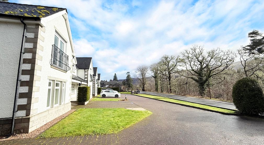 Property photo 2 of 21