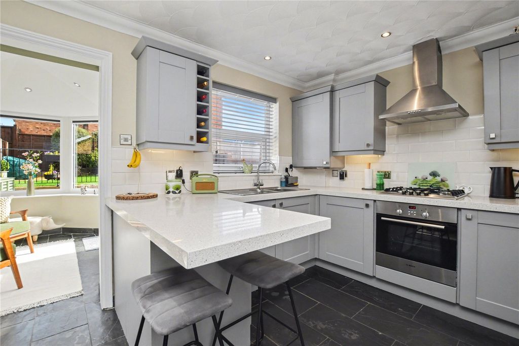 Property photo 3 of 23 Picture No. 17