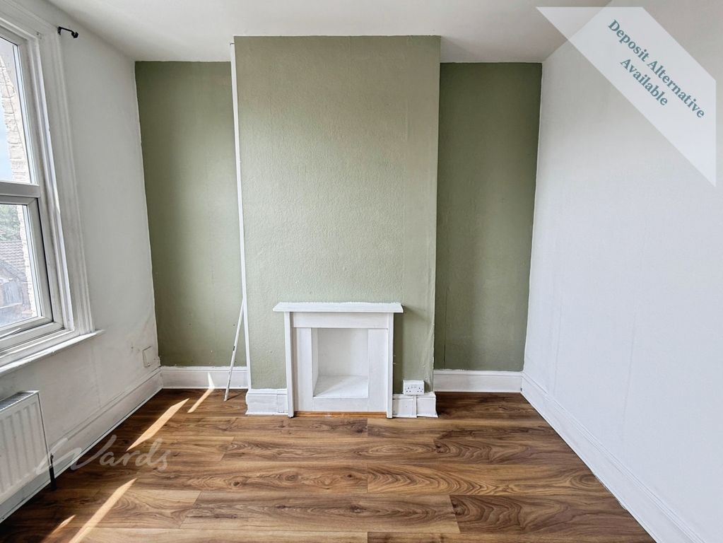 Property photo 3 of 7 Upper Luton Lounge