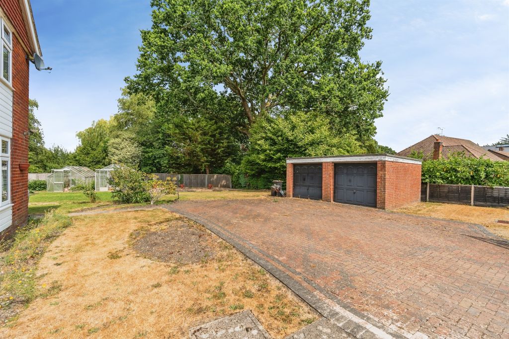 Property photo 2 of 20