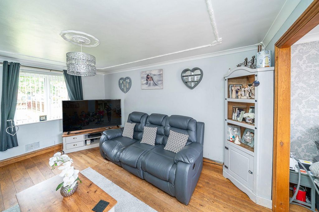 Property photo 3 of 21