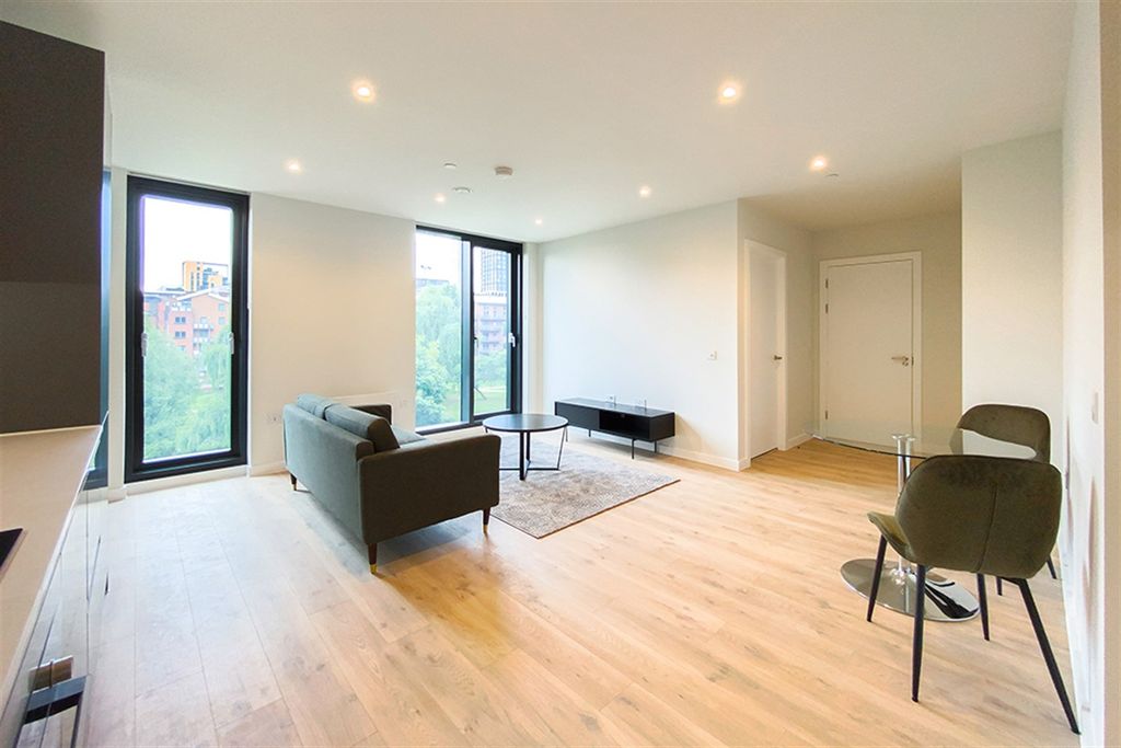 Property photo 3 of 15 (Main)