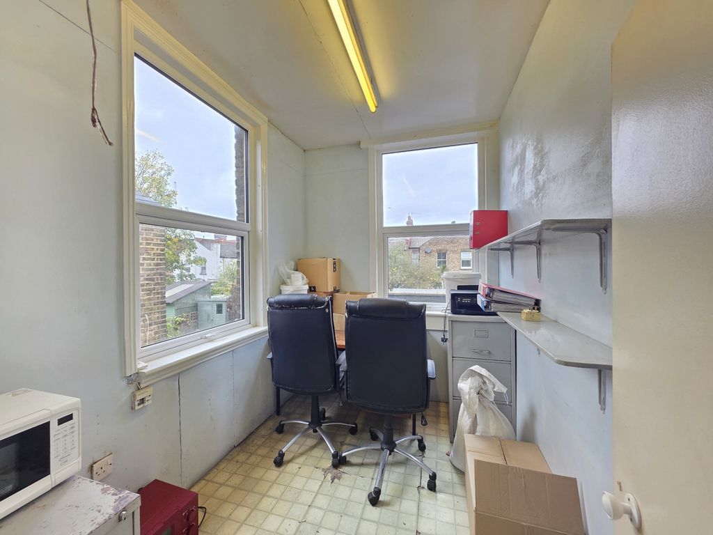 Property photo 2 of 31 Photo 1