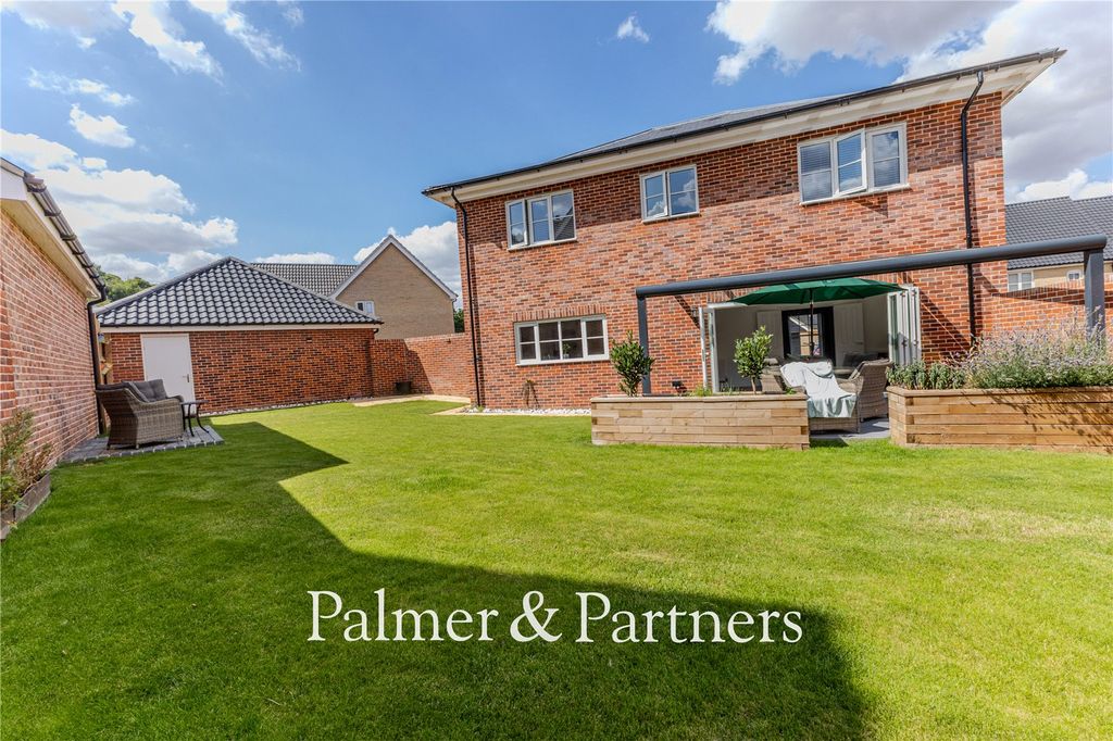 Property photo 2 of 33 Picture No. 03