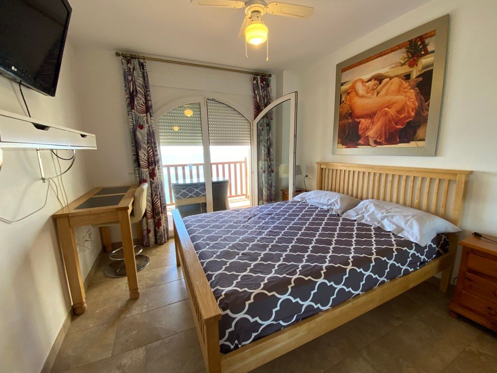 Property photo 3 of 20 Main Bedroom (2)