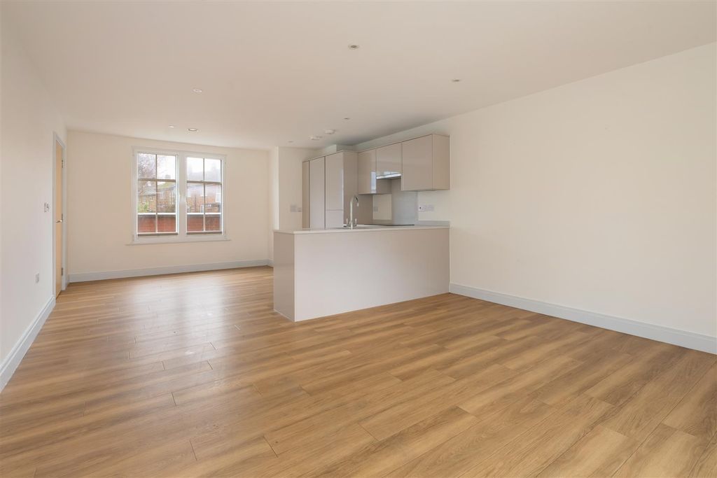 Property photo 3 of 16 Military Road, Canterbury