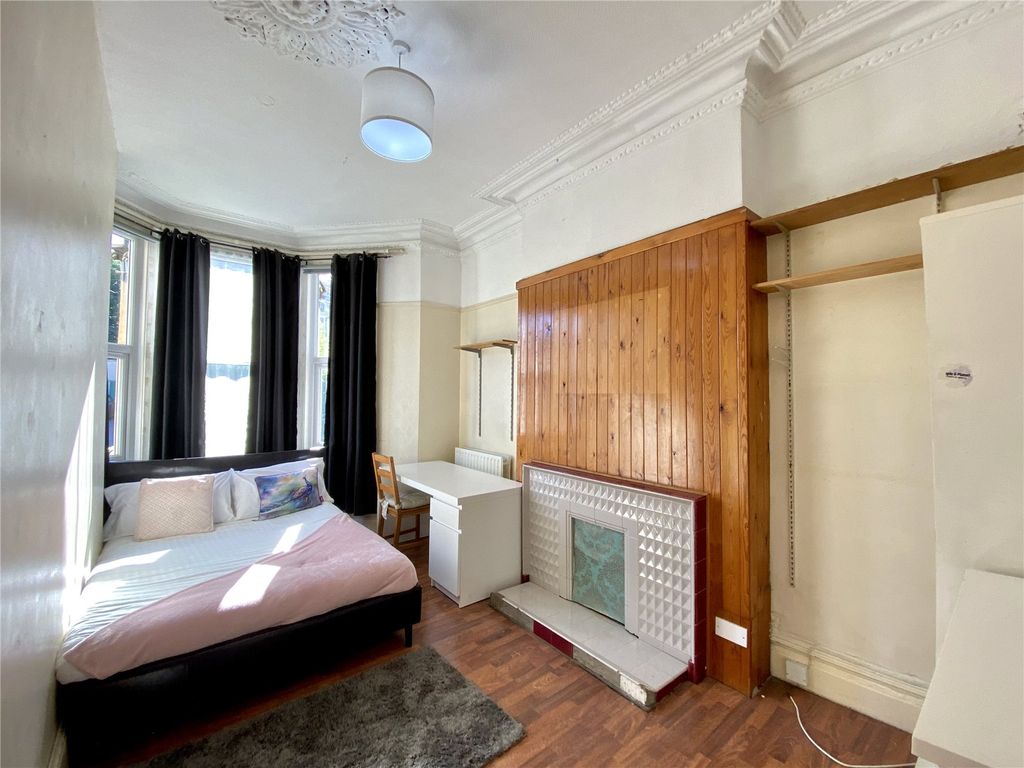Property photo 2 of 19 Picture No. 21