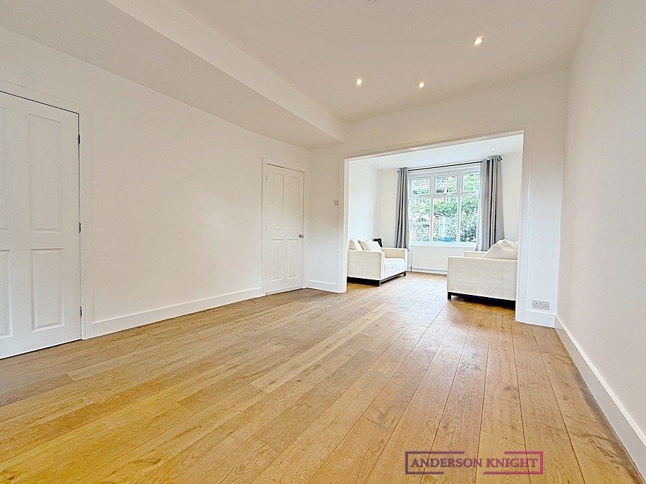 Property photo 1 of 13 Three Bedroom House