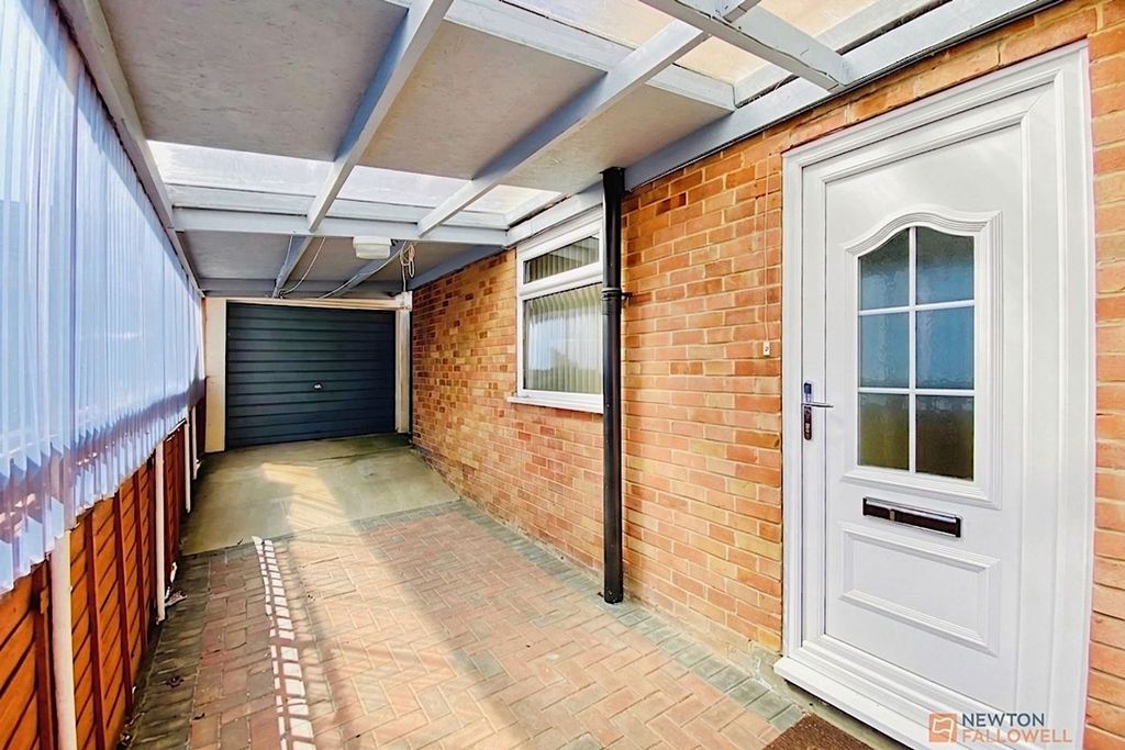 Property photo 2 of 20